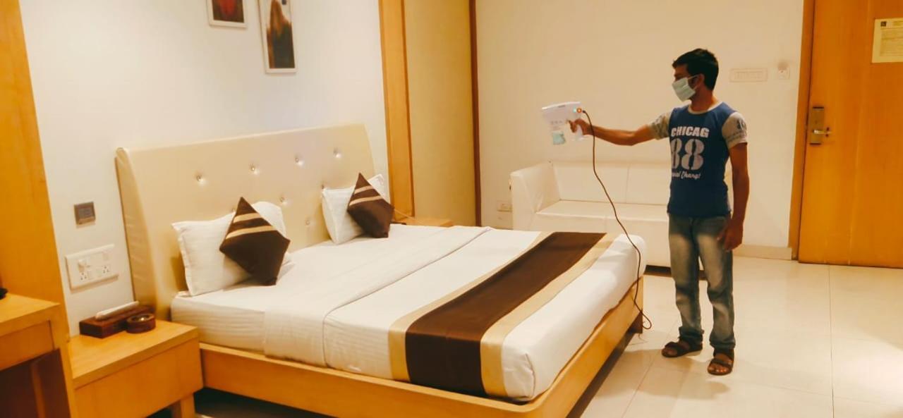 Hotel Yash Inn Mirzapur Экстерьер фото
