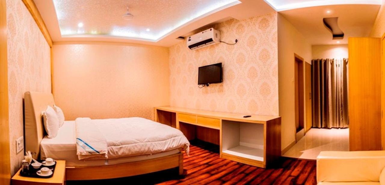 Hotel Yash Inn Mirzapur Экстерьер фото