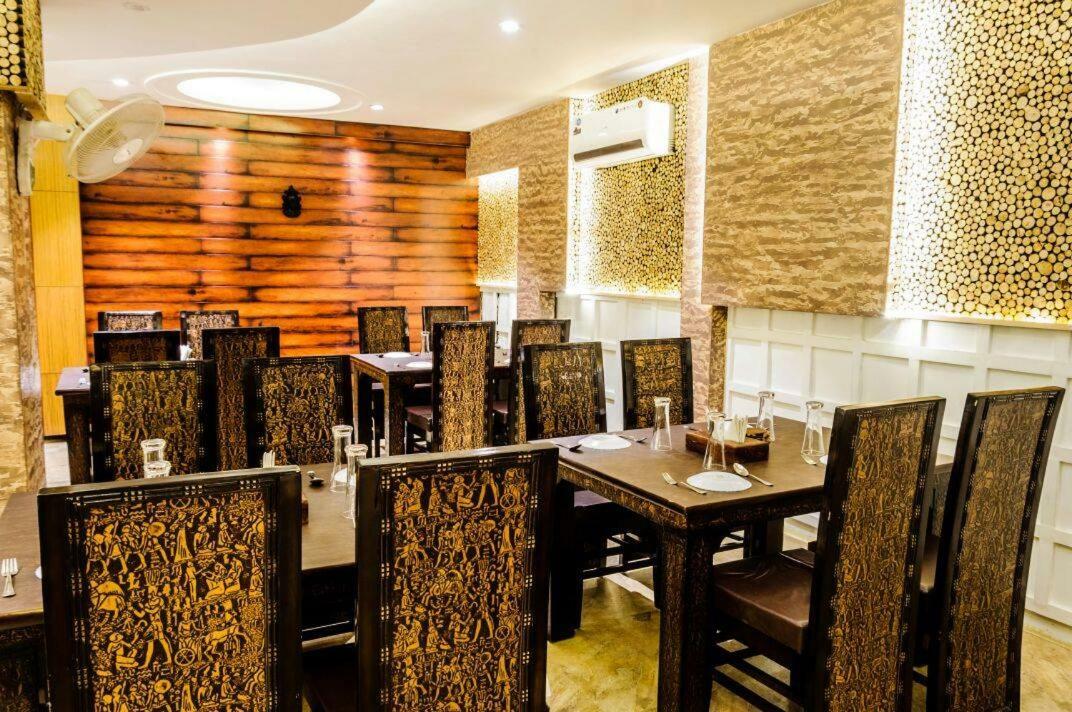 Hotel Yash Inn Mirzapur Экстерьер фото