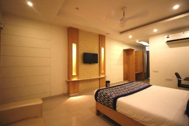 Hotel Yash Inn Mirzapur Экстерьер фото