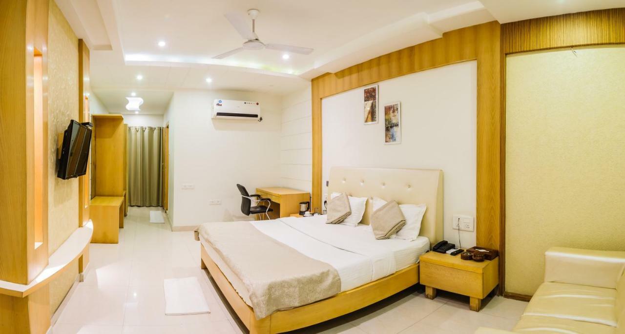 Hotel Yash Inn Mirzapur Экстерьер фото
