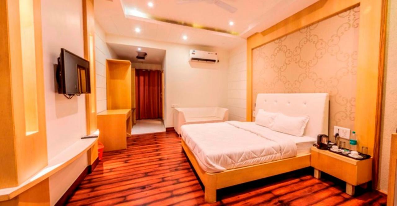 Hotel Yash Inn Mirzapur Экстерьер фото