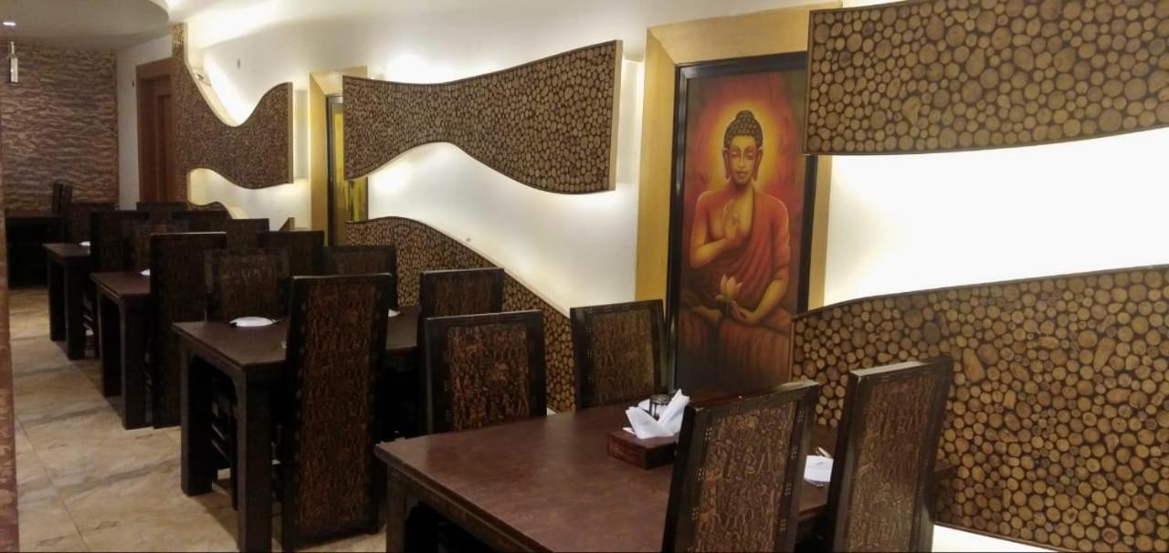 Hotel Yash Inn Mirzapur Экстерьер фото